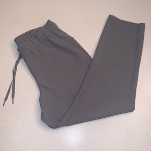 Lululemon on the fly woven